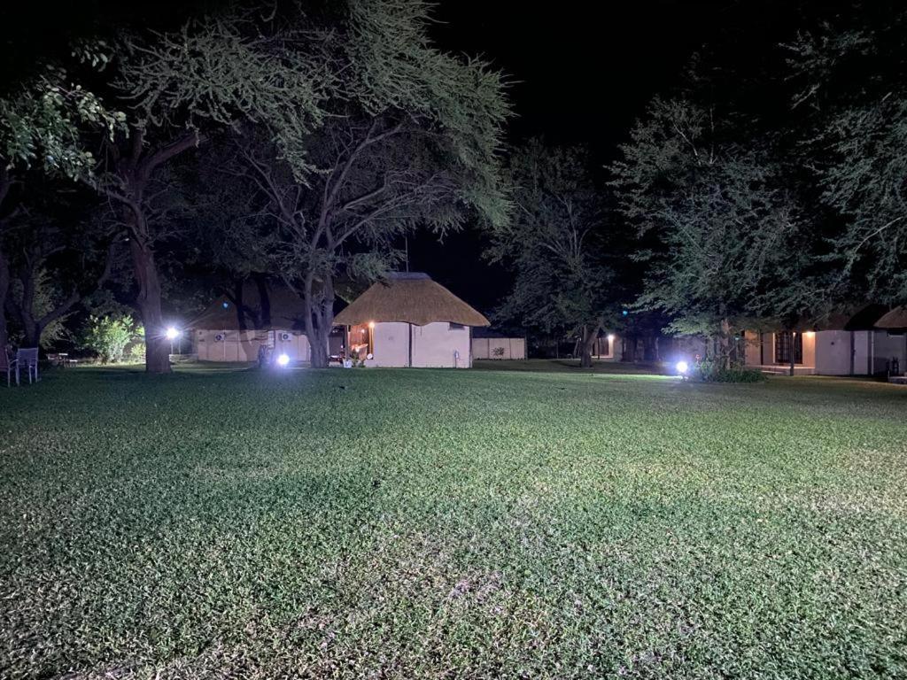 Big 5 Toro Lodge Kasane Dış mekan fotoğraf
